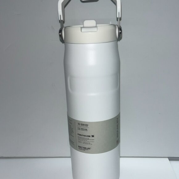 Stanley 24oz IceFlow Aerolight Stainless Steel Water Bottle with Flip Straw 2.0 - Picture 2 of 5